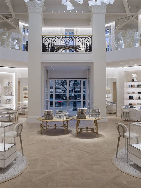 boutique dior montaigne|dior 30 montaigne interior.